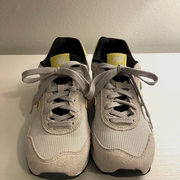 New Balance 515 Wn Sz 7.5, Grey & Pink - Picture 2 of 6